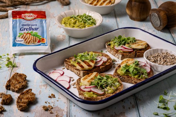 Tostas de Halloumi e Guacamole Tostas de Halloumi e Guacamole